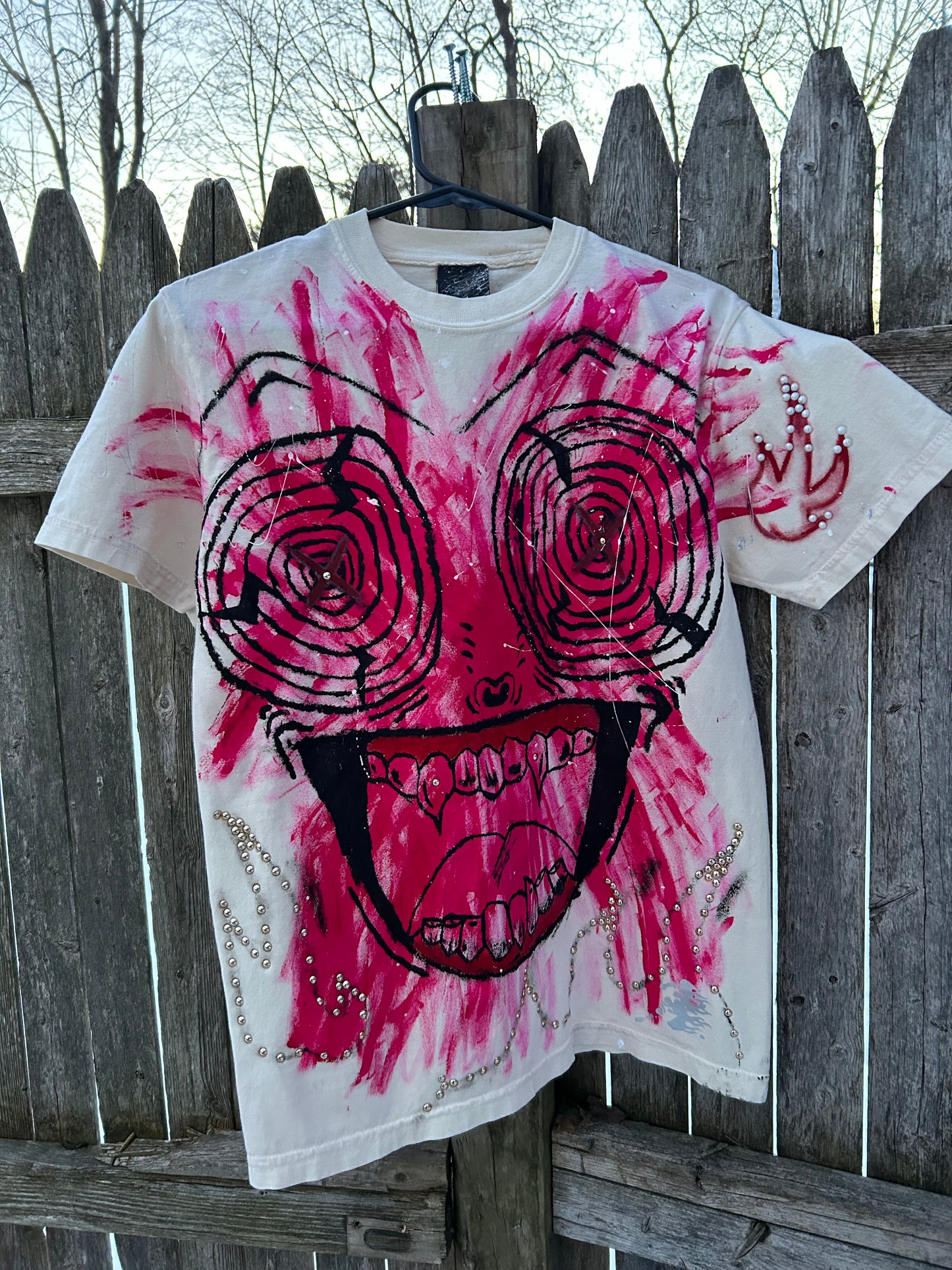 1/1 PREMIUM STUDDED “SMIRK” TEE